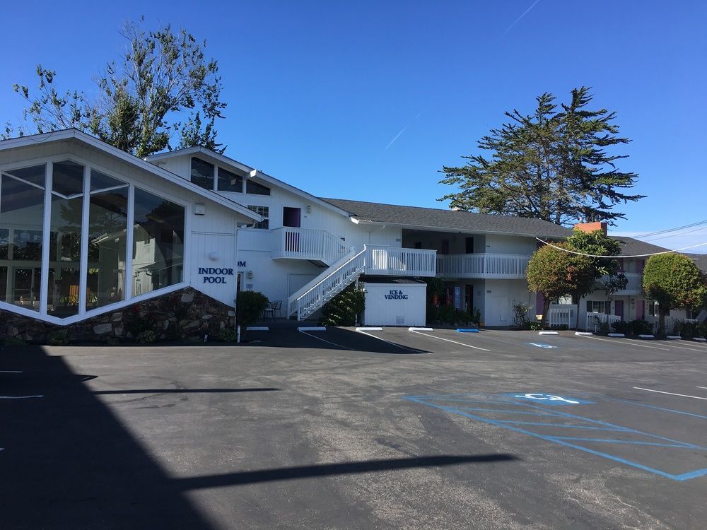 Stargazer Inn And Suites Monterey Bagian luar foto
